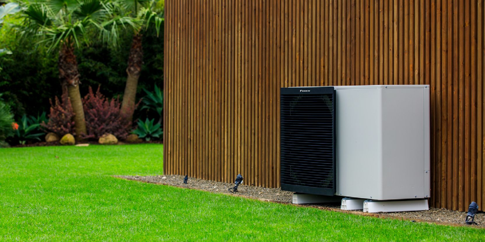 Pompă de căldură Daikin Altherma 3 M EBLA09DW1 9 kW monobloc trifazată încălzire și răcire