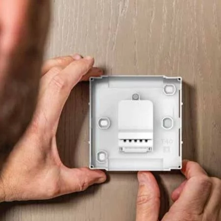 Termostat digitális Honeywell DT41SPMWT30 könnyen de telepített